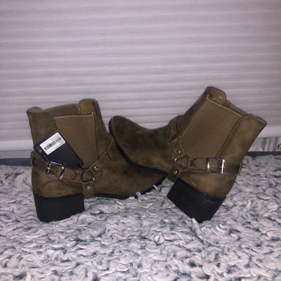 •BOOTIES• - Picture 2 of 3